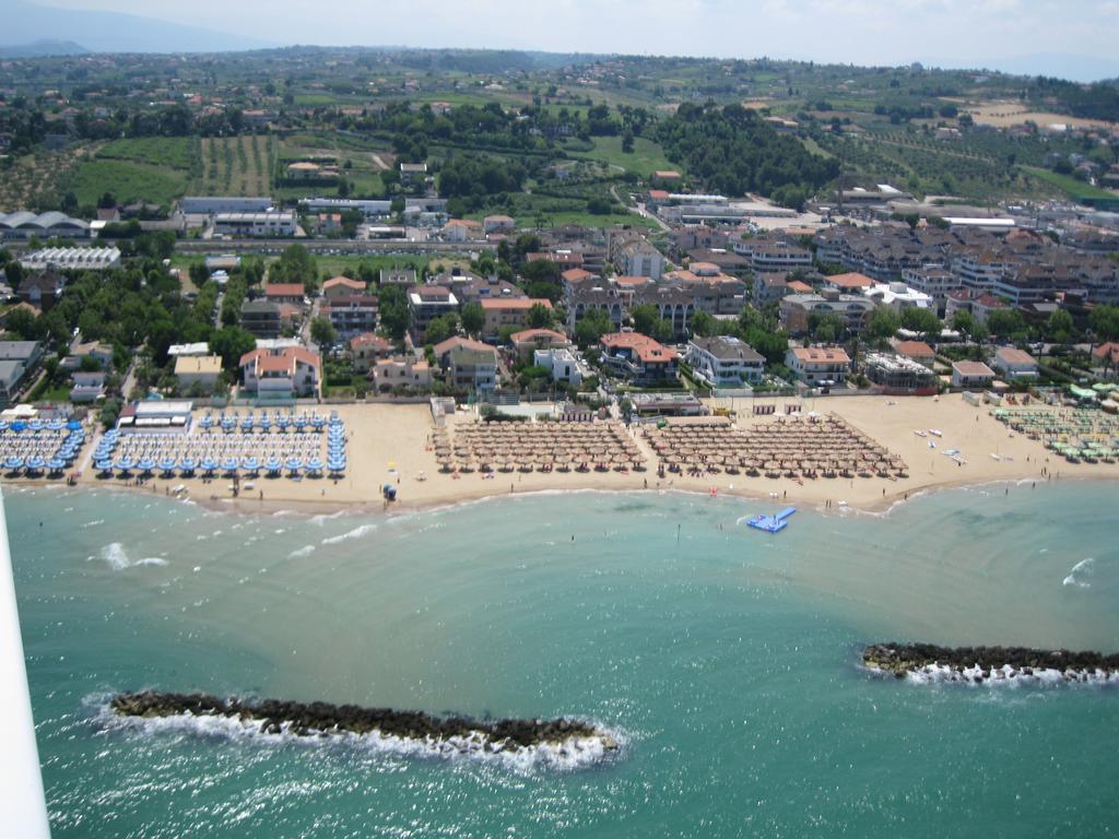 Apartamento Holiday Dreams Francavilla Al Mare Exterior foto